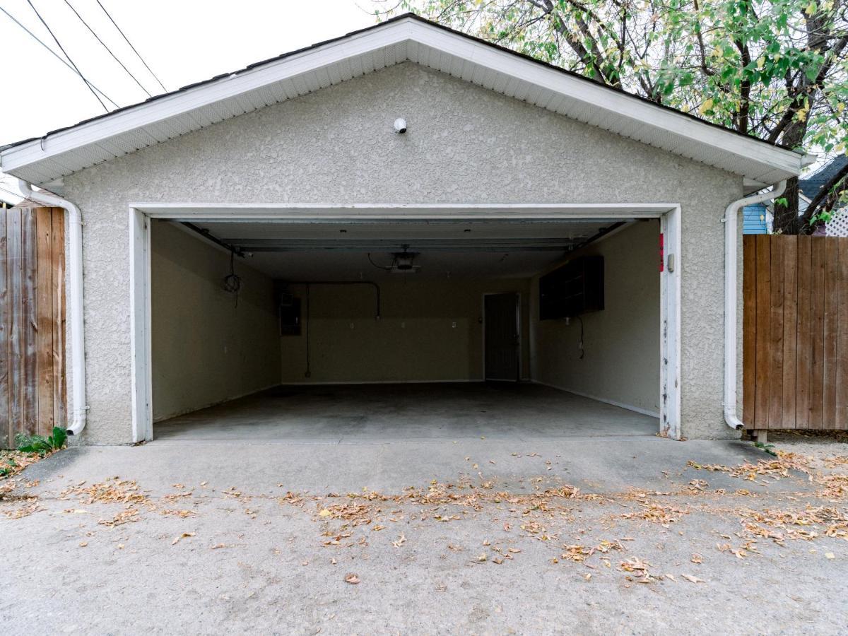 Elmwood Suite Winnipeg Exterior photo